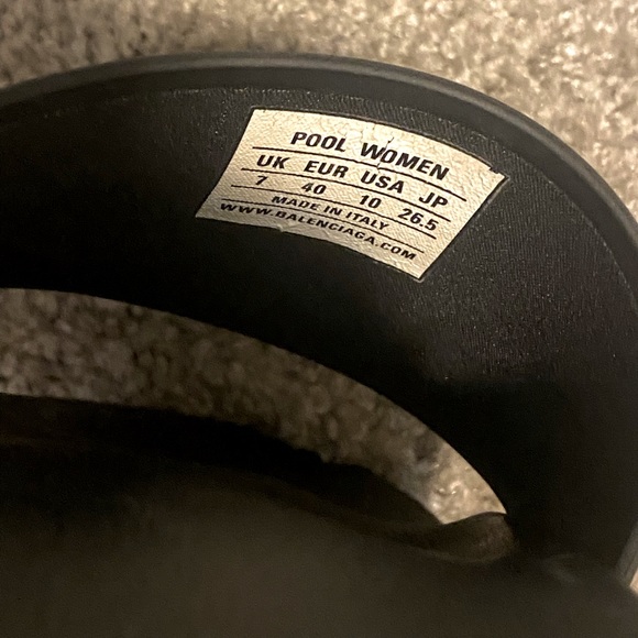 Balenciaga women Pool slides - Picture 2 of 6